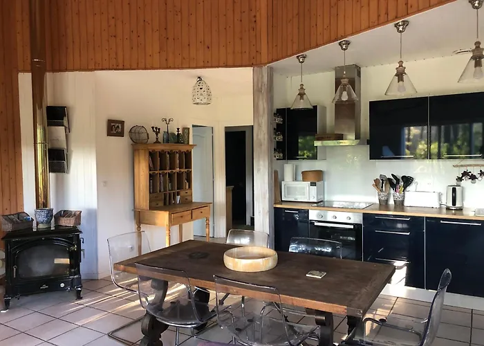 Charmante En Bois Sur Pilotis *